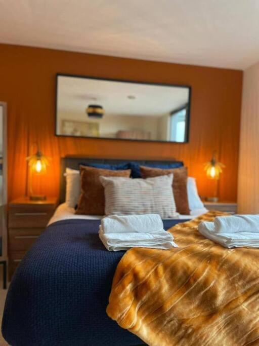Paramount City Living 105 Swindon Bagian luar foto